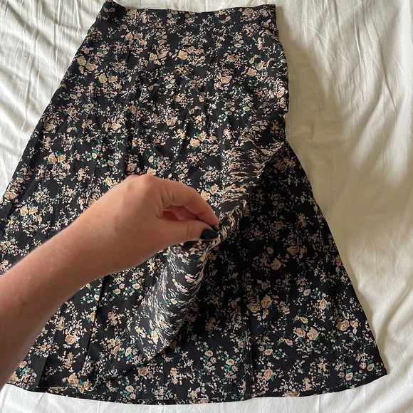 SHEIN floral midi skirt - Picture 2 of 2